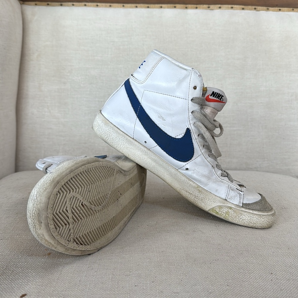 NIKE Women's Blazer Mid 77 White Game Royal Size 9 - Picture 2 of 10